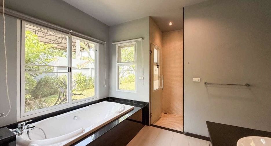 For sale 3 bedrooms villa in Mueang Phuket, Phuket