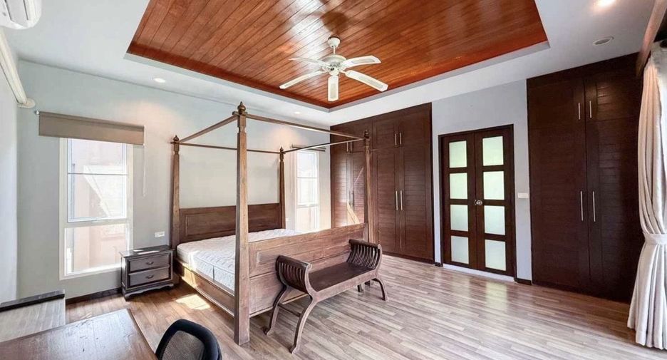 For sale 3 bedrooms villa in Mueang Phuket, Phuket