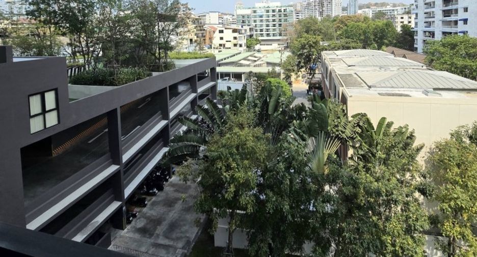 For sale studio condo in Pratumnak, Pattaya