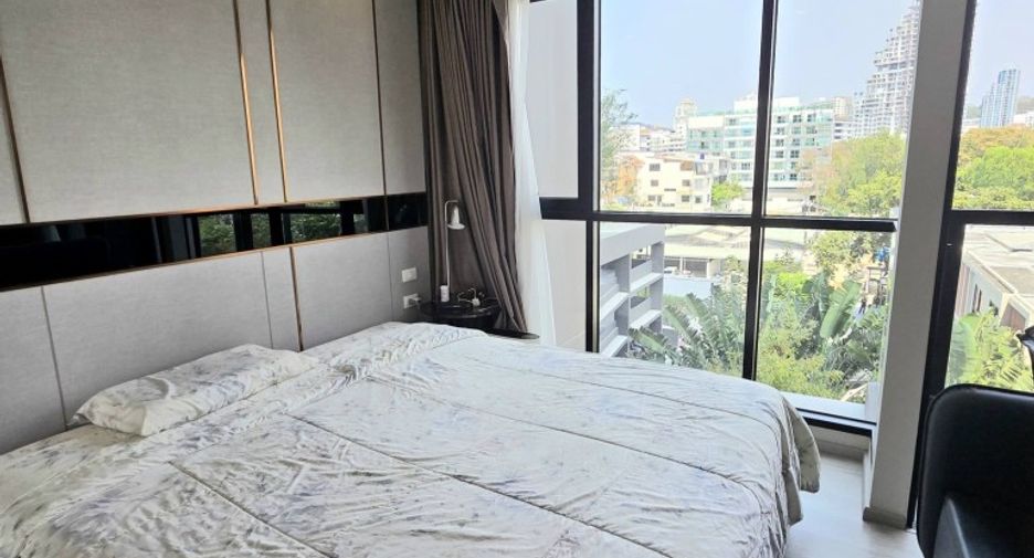 For sale studio condo in Pratumnak, Pattaya