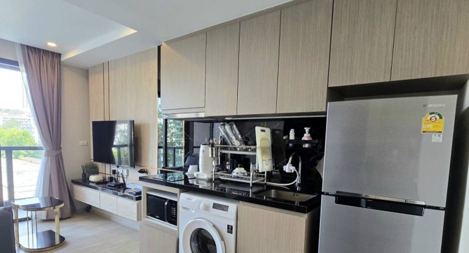 For sale studio condo in Pratumnak, Pattaya