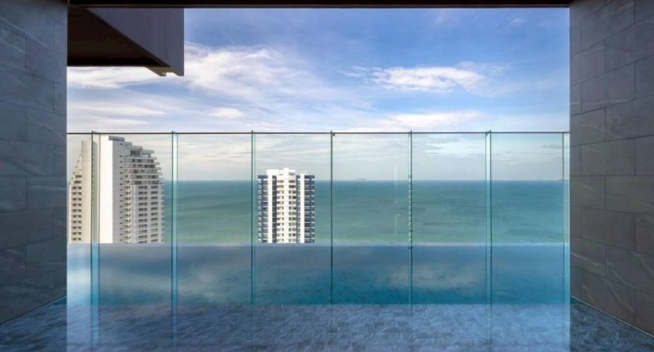 For sale studio condo in Pratumnak, Pattaya