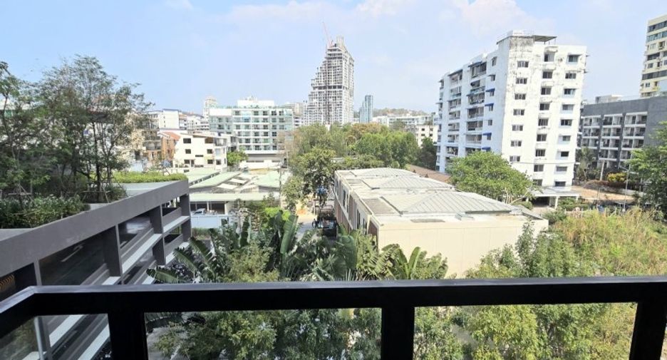 For sale studio condo in Pratumnak, Pattaya