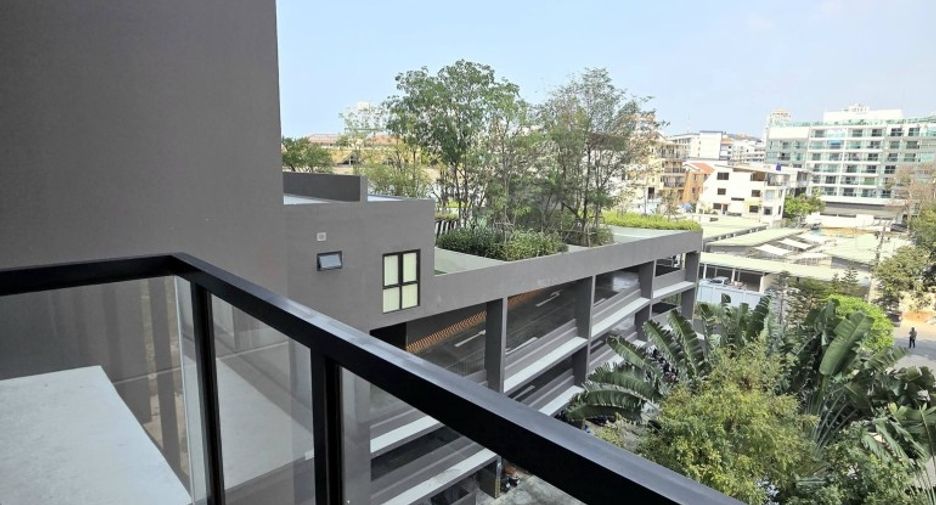For sale studio condo in Pratumnak, Pattaya