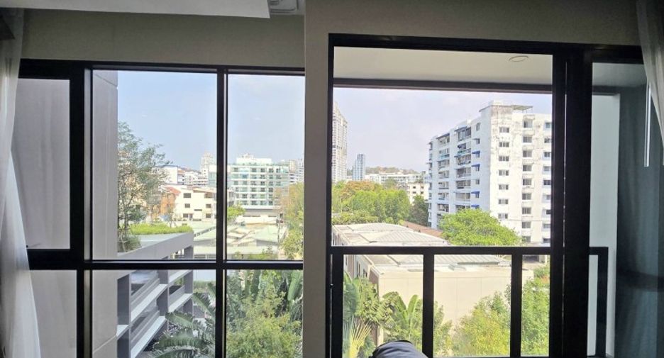 For sale studio condo in Pratumnak, Pattaya