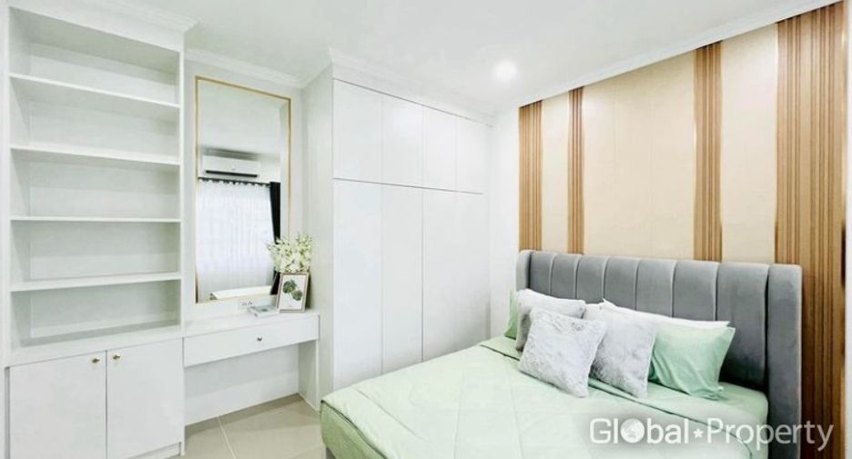 For sale 5 bedrooms house in Bang Lamung, Chonburi