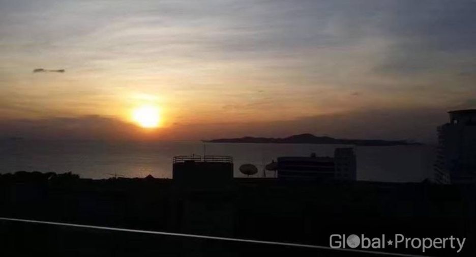 For sale 1 bed condo in Pratumnak, Pattaya