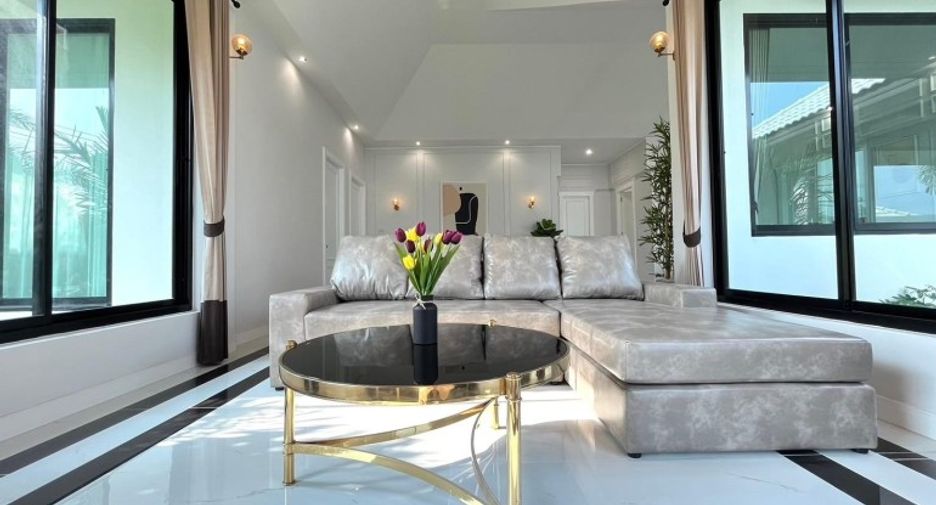 For sale 4 bedrooms house in East Pattaya, Pattaya