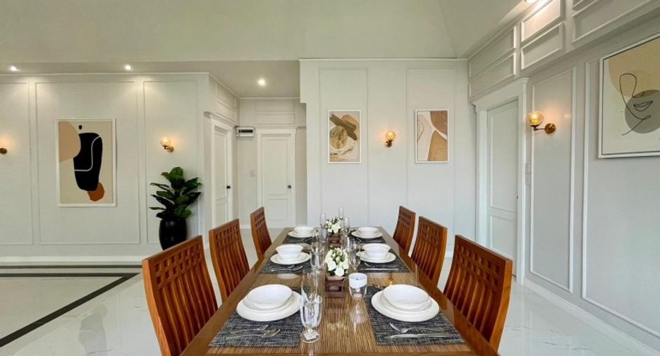 For sale 4 bedrooms house in East Pattaya, Pattaya