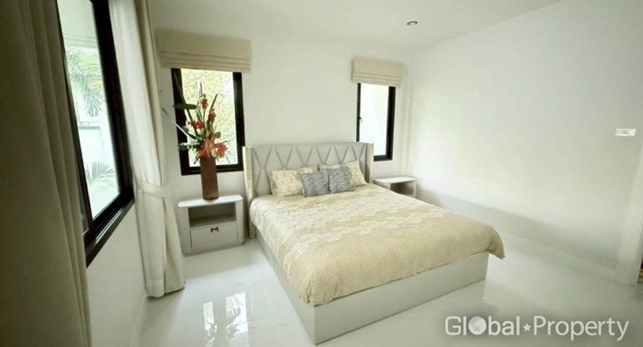 For sale 4 bedrooms house in East Pattaya, Pattaya