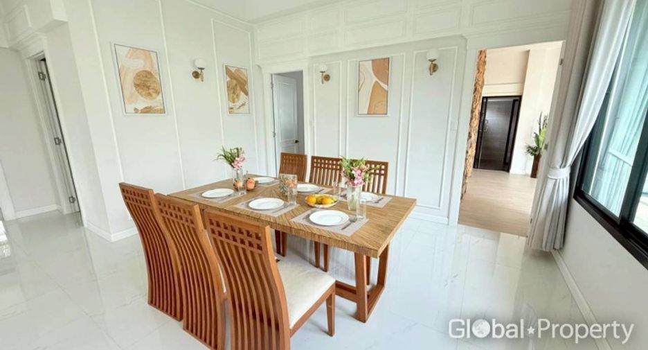 For sale 4 bedrooms house in East Pattaya, Pattaya