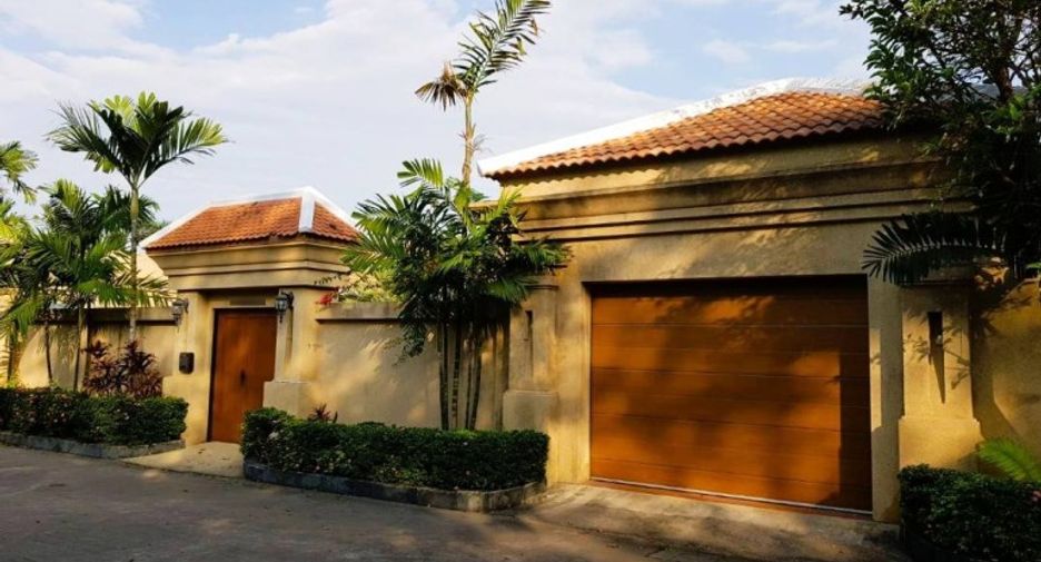 For sale 2 bedrooms house in Jomtien, Pattaya