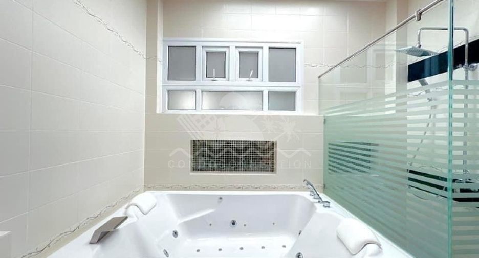 For sale and for rent 4 bedrooms house in Bang Lamung, Chonburi