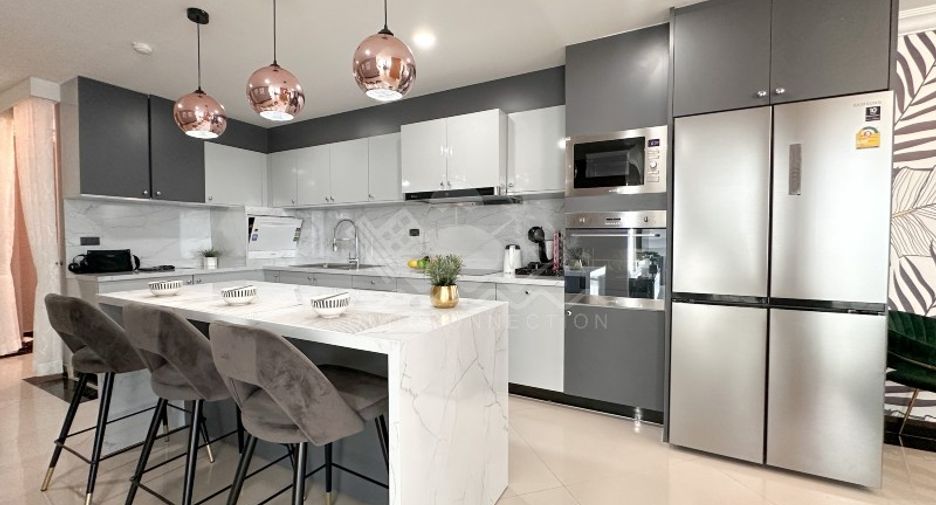 For sale 3 bedrooms condo in Bang Lamung, Chonburi