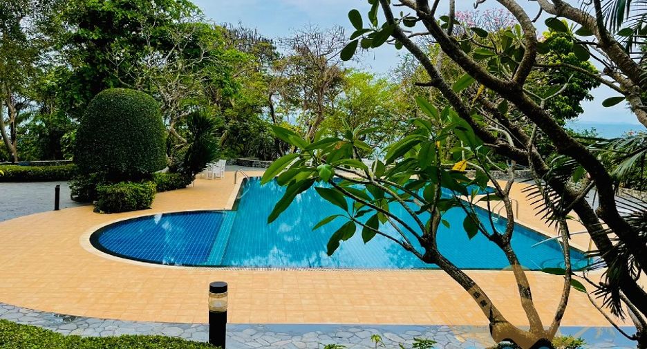 For sale 3 ベッドルーム condo in Sattahip, Chonburi