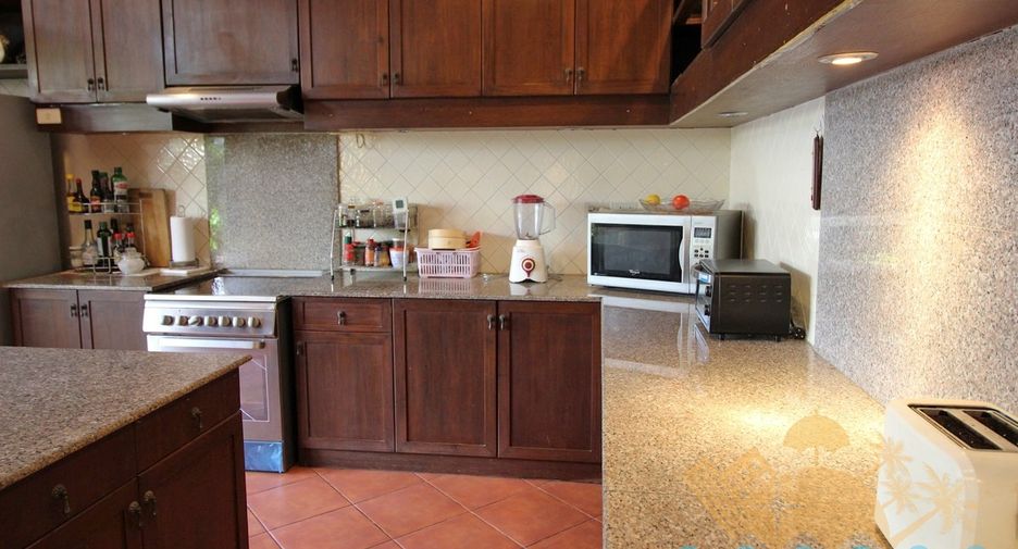 For sale 4 bedrooms house in Bang Lamung, Chonburi