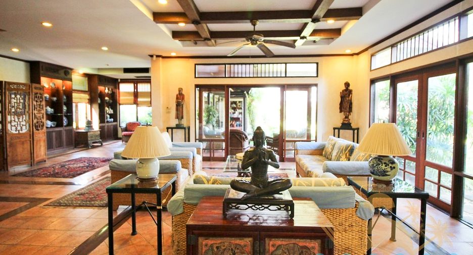 For sale 4 bedrooms house in Bang Lamung, Chonburi