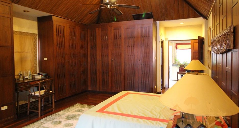 For sale 4 bedrooms house in Bang Lamung, Chonburi