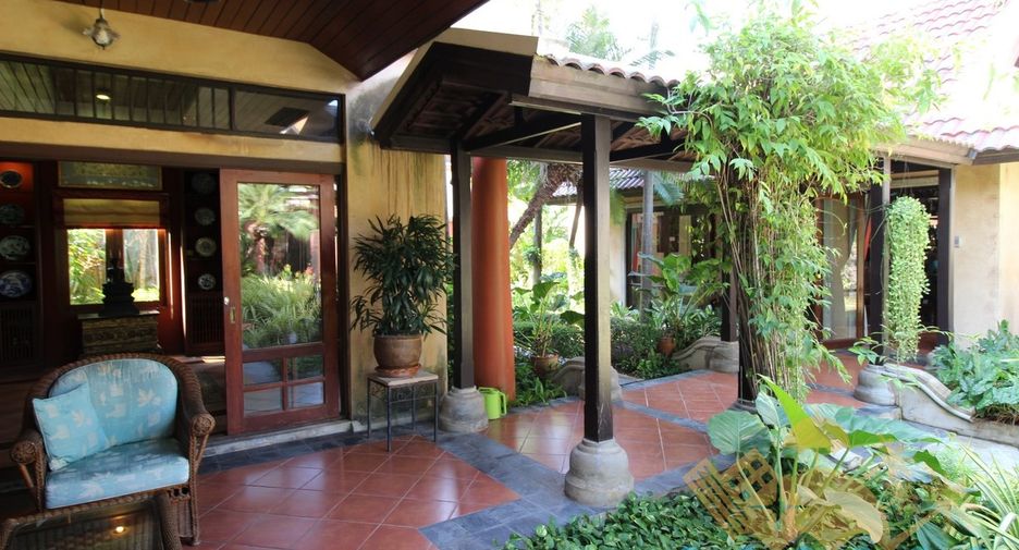 For sale 4 bedrooms house in Bang Lamung, Chonburi