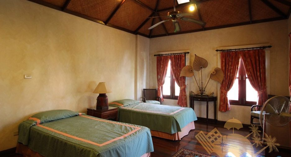 For sale 4 bedrooms house in Bang Lamung, Chonburi