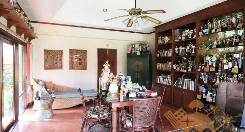 For sale 4 bedrooms house in Bang Lamung, Chonburi