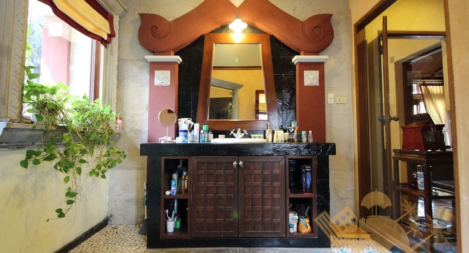 For sale 4 bedrooms house in Bang Lamung, Chonburi