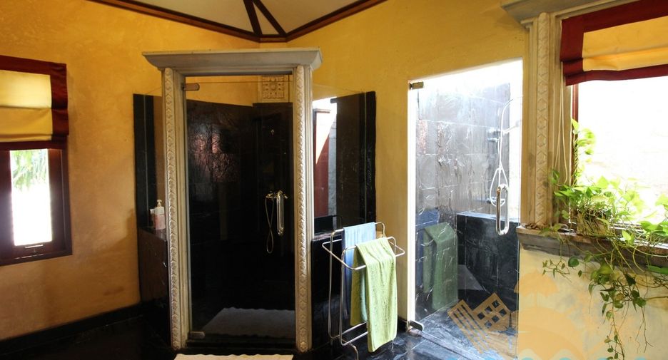 For sale 4 bedrooms house in Bang Lamung, Chonburi