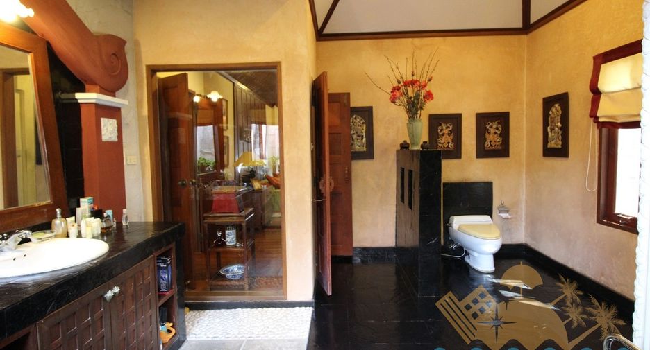 For sale 4 bedrooms house in Bang Lamung, Chonburi
