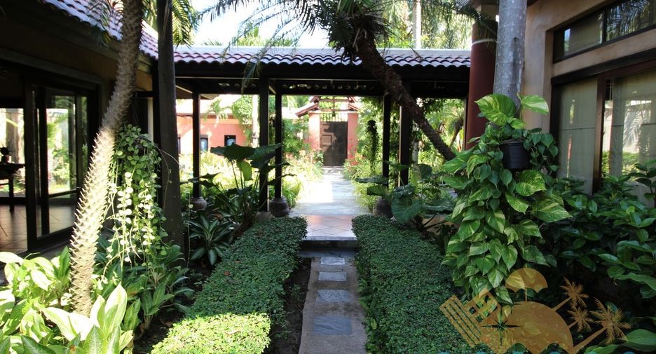 For sale 4 bedrooms house in Bang Lamung, Chonburi