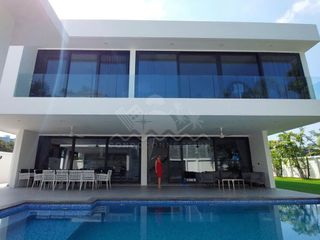 Casa en venta de 6 habitaciones en Bang Lamung, Chonburi