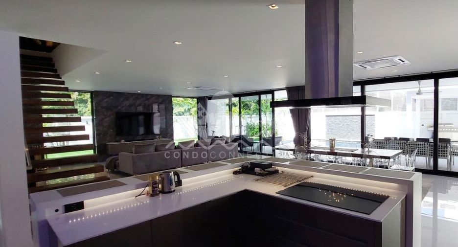 Casa en venta de 6 habitaciones en Bang Lamung, Chonburi