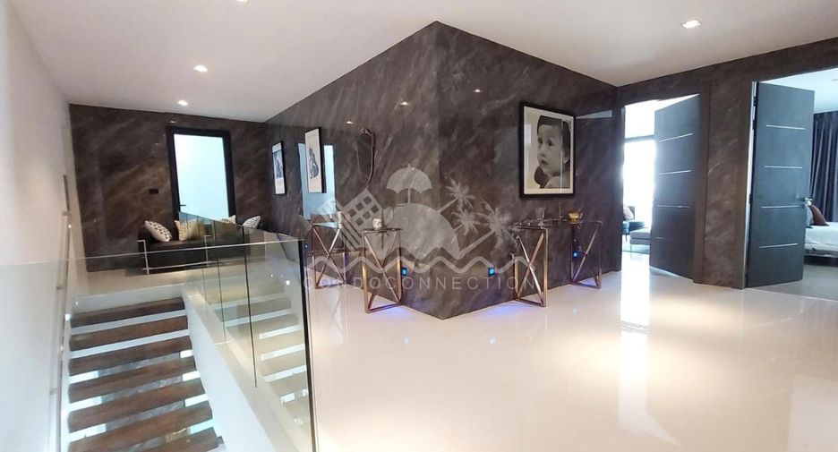Casa en venta de 6 habitaciones en Bang Lamung, Chonburi