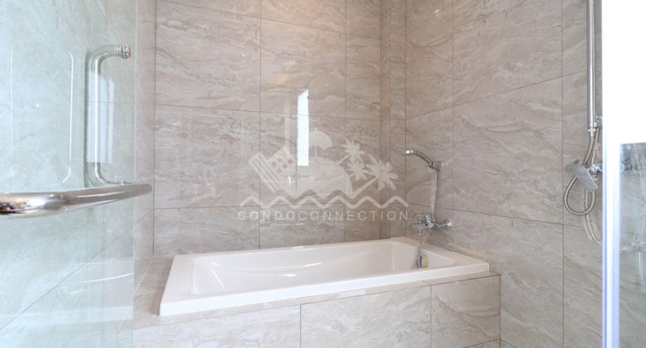 Haus zum Kauf mit 4 Zimmer in Bang Lamung, Chonburi