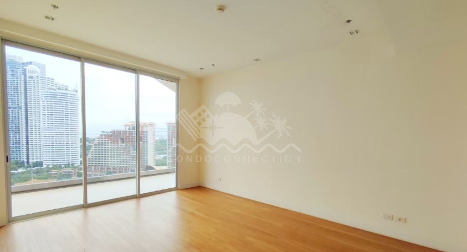 For sale 4 bedrooms condo in Bang Lamung, Chonburi