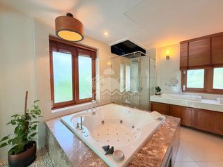 For sale 5 bedrooms house in Bang Lamung, Chonburi