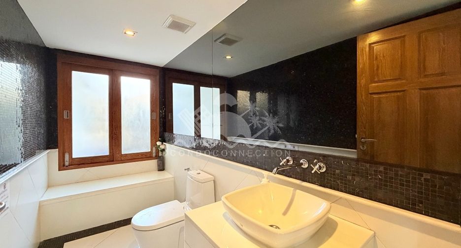 Casa en venta de 5 habitaciones en Bang Lamung, Chonburi