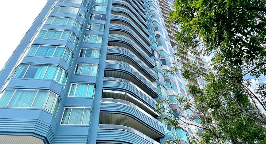 For sale and for rent 3 bedrooms condo in Bang Kho Laem, Bangkok