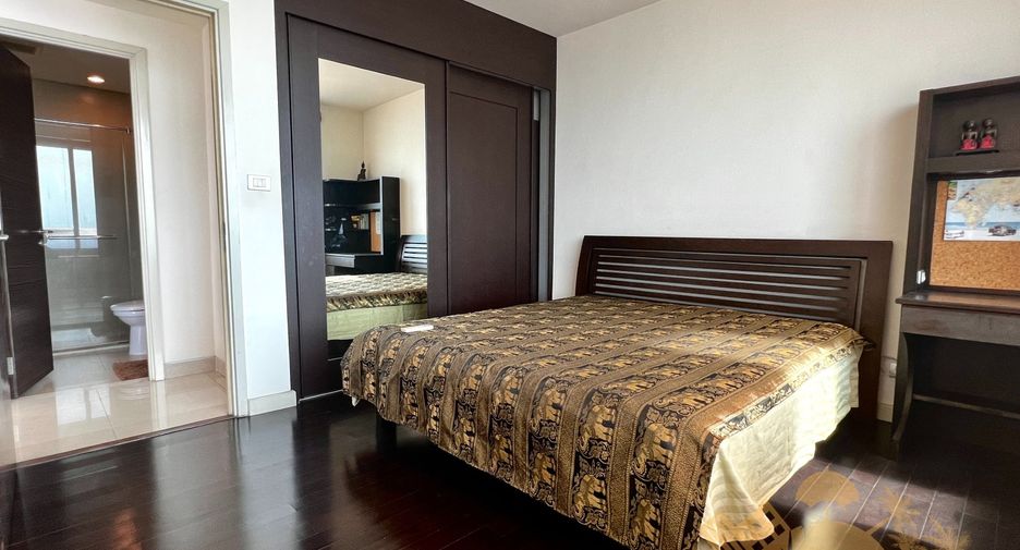 For sale and for rent 3 bedrooms condo in Bang Kho Laem, Bangkok