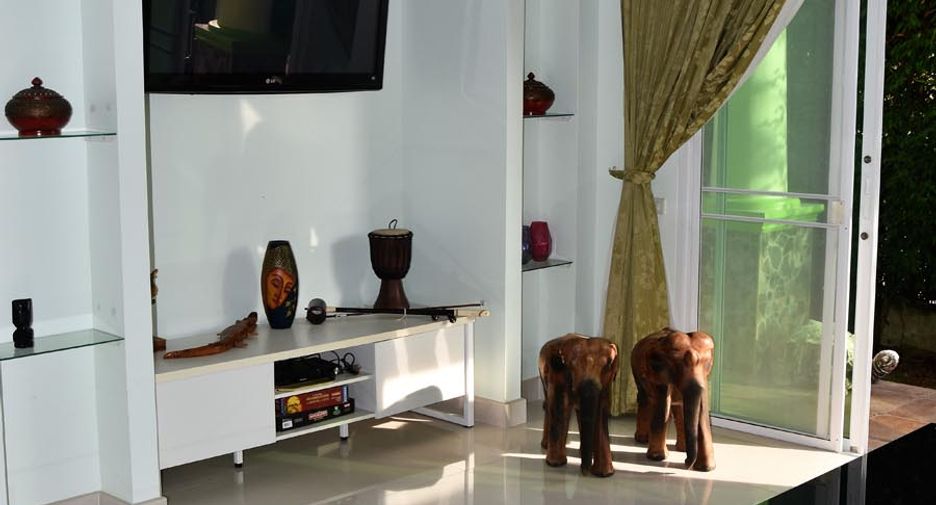 For sale 6 ベッドルーム house in Bang Lamung, Chonburi