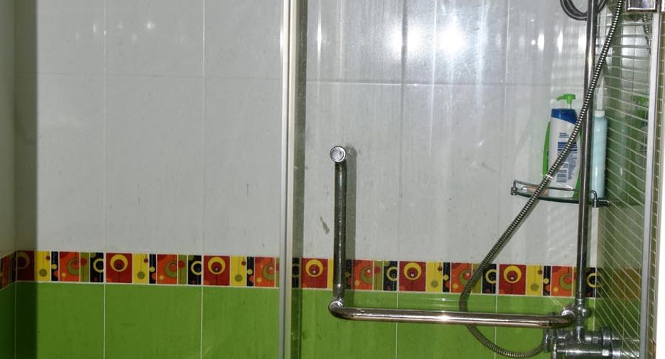 For sale 6 ベッドルーム house in Bang Lamung, Chonburi