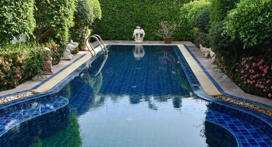 For sale 6 ベッドルーム house in Bang Lamung, Chonburi