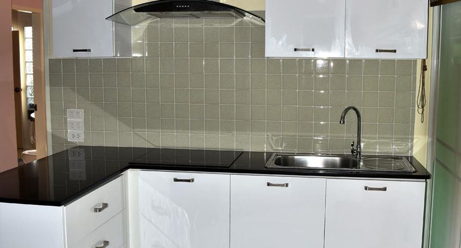For sale 6 ベッドルーム house in Bang Lamung, Chonburi