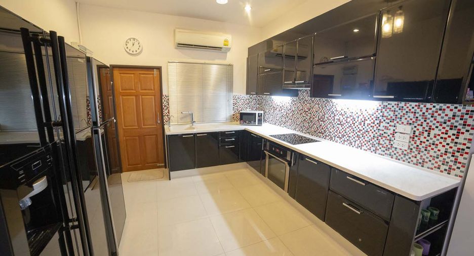 Haus zum Kauf mit 3 Zimmer in Bang Lamung, Chonburi