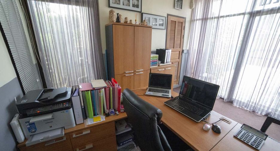 Haus zum Kauf mit 3 Zimmer in Bang Lamung, Chonburi