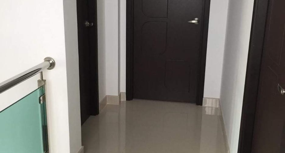 Casa en venta de 4 habitaciones en Bang Lamung, Chonburi