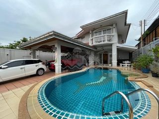 Casa en venta y en alquiler de 5 habitaciones en Bang Lamung, Chonburi