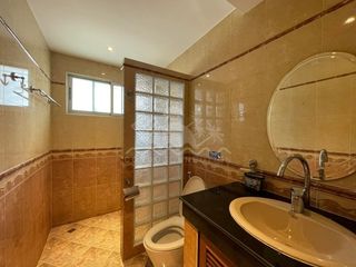 Casa en venta y en alquiler de 5 habitaciones en Bang Lamung, Chonburi