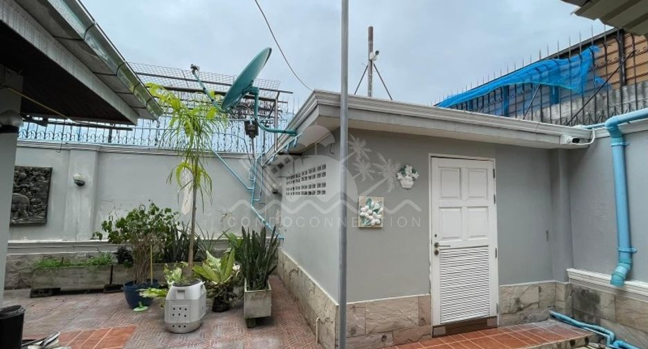 À vendre et à louer 5 chambres maison à Bang Lamung, Chonburi