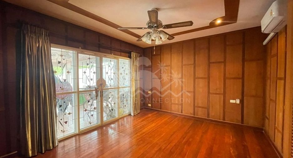 À vendre et à louer 5 chambres maison à Bang Lamung, Chonburi
