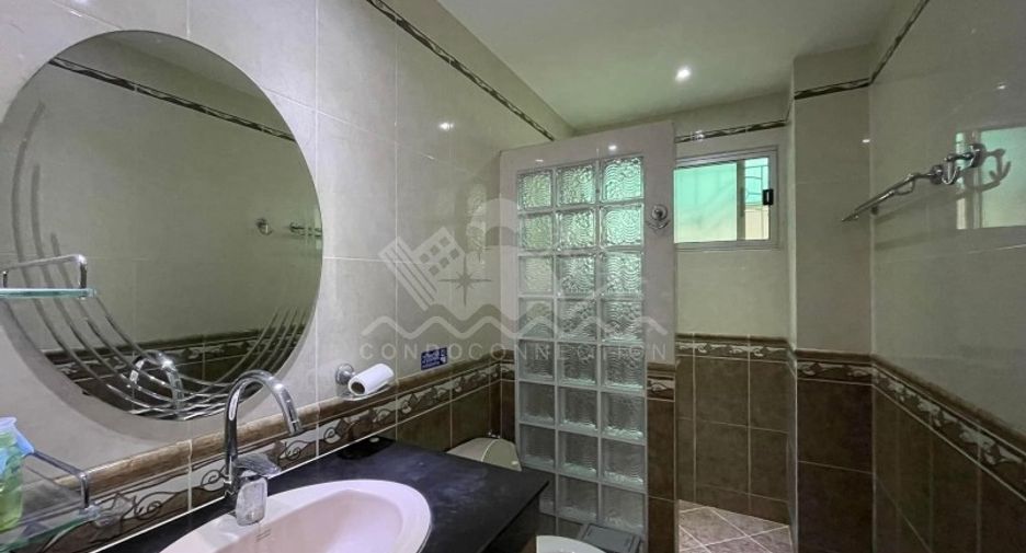 À vendre et à louer 5 chambres maison à Bang Lamung, Chonburi